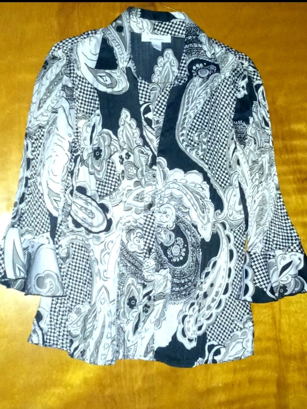 Women's Dress Barn Long Sleeves Black & White Paisley Blouse Small